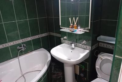 Ap 3 Cam central B-dul Traian 70 mp etaj 3 decomandat 2 bai bloc nou Ap 3 Cam central B-dul Traian 70 mp etaj 3 decomandat 2 bai bloc nou - 4