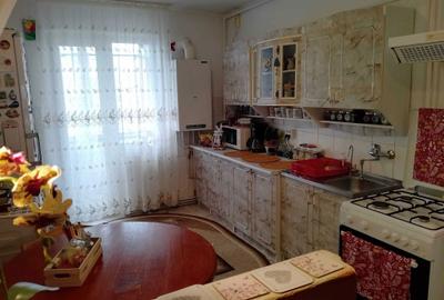 Apartament cu 3 camere decomandat în Central - 2