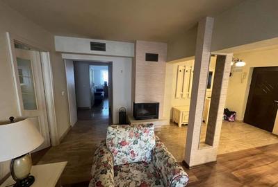 Apartament cu 4 camere decomandat în Independenței