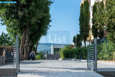 Casă cu 7 camere cu Teren 1250 Mp în Zorilor - 2