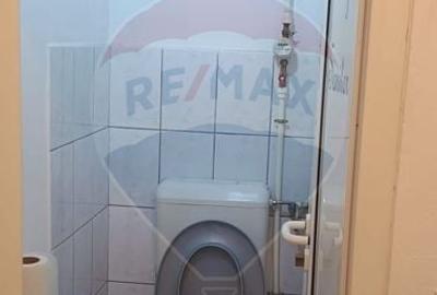 Spațiu comercial, de 74 mp, în Central - 3