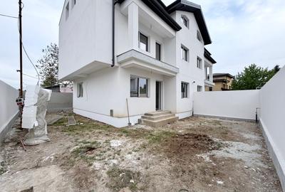 Duplex cu 7 camere cu Canalizare în Sud - 2