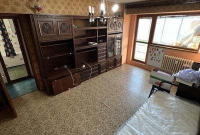 Apartament cu 3 camere semidecomandat, mobilat în Gorjului - 1