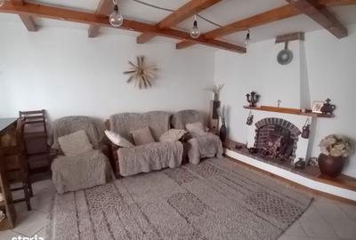 Apartament cu 4 camere decomandat în Baicului