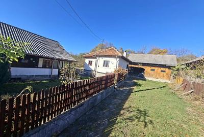 Casă cu 4 camere în Central