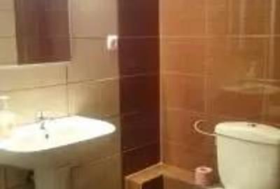 Casă cu 6 camere cu Teren 4000 Mp în Central - 2