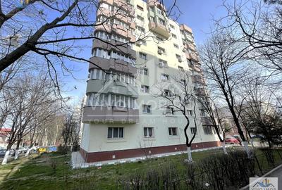 Apartament cu 4 camere decomandat în Doamna Ghica