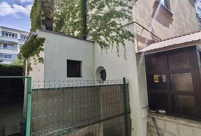 Casă cu 7 camere cu Teren 600 Mp în Central - 6
