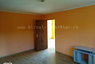 Casă cu 3 camere cu Teren 1500 Mp în Dobromir - 1