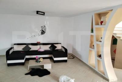 Casă cu 7 camere cu Teren 975 Mp în Central - 15