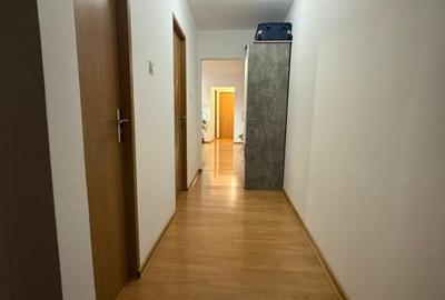 Apartament spatios, 3 camere, 72 mp, etaj 3 - zona Girocului - COMISION 0% - 10
