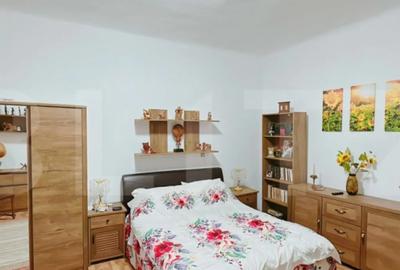 Casă cu 3 camere cu Teren 2000 Mp în Moreni - 2