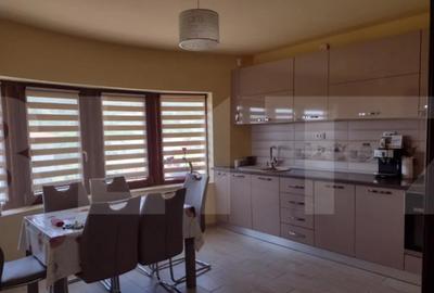 Casă cu 4 camere cu Teren 764 Mp în Central - 3