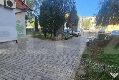 Spațiu comercial, de 120 mp, în Micro 12 - 10