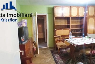 Apartament cu 3 camere de vanzare - Zona Micro 16 - 2