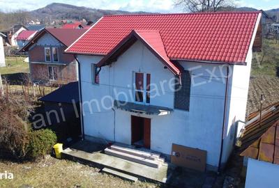 Casă cu 3 camere cu Teren 290 Mp în Central - 18