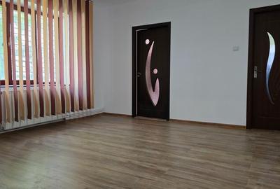 Apartament cu 2 camere semidecomandat în Central - 1