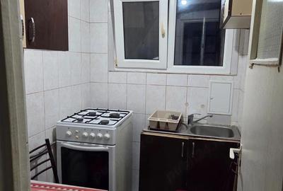 Apartament cu 2 camere semidecomandat în Vitan