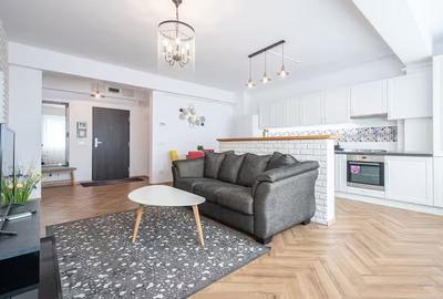 Apartament cu 2 camere semidecomandat, mobilat în Dristor