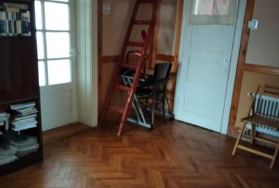 Casă cu 7 camere cu Teren 600 Mp în Decebal - 10