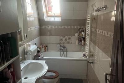 Apartament 3 camere + Balcon - De vanzare - Proprietar Apartament 3 camere + Balcon - De vanzare - Proprietar - 5