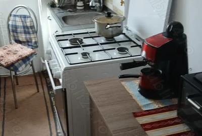 Schimb ap 2 camere zona Rozelor cu casa + diferenta
