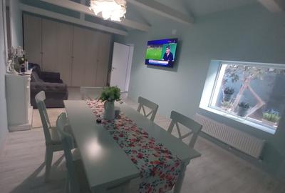 Casă de închiriat  cu 3 camere decomandate, zona Palazu Mare - 1