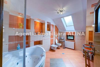 Casă cu Teren 900 Mp în Zăvoi - 4