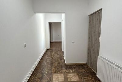 Spațiu comercial, de 50 mp, în Central - 1