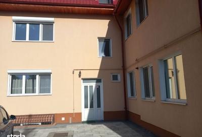 Casă cu 4 camere în Central - 3