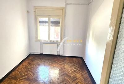 Apartament cu 6 camere decomandat în Central - 9