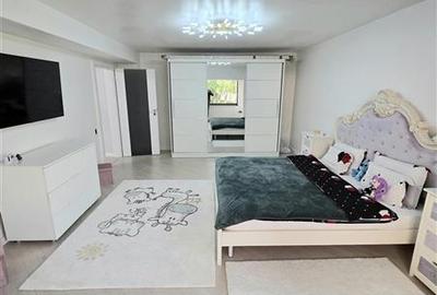 Apartament cu 3 camere semidecomandat, mobilat în Inel I - 10