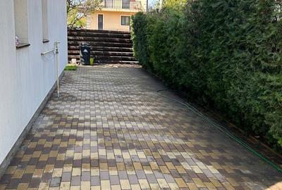 Casă cu 4 camere în Central - 1