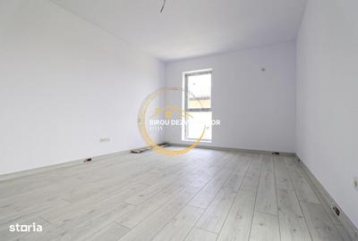 Apartament cu 3 camere decomandat în Titan - 4