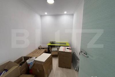 Spațiu comercial, de 9,000 mp, în Central - 16