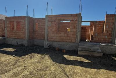 Duplex cu 5 camere cu Canalizare în Moșnița Nouă - 2