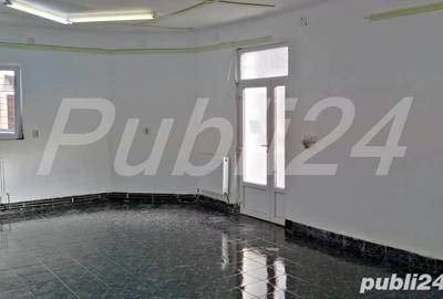 Spațiu comercial, de 50 mp, în Central - 8