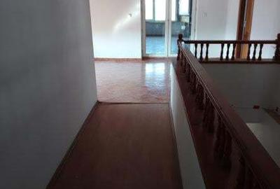 Casă cu 8 camere cu Teren 500 Mp în Jilava - 2