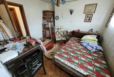 Casă cu 4 camere în Băicoi - 6