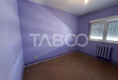 Apartament 4 camere 2 bai boxa la subsol etaj 3 zona  1 Decembrie - 4