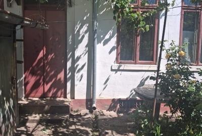 Casă cu 4 camere cu Canalizare în Central - 14