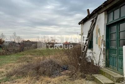 Teren cu casa demolabila in Sanandrei - 1