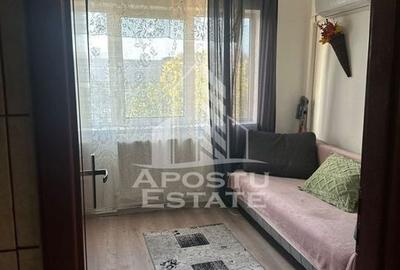 Garsoniera in zona UMT, etaj intermediar, ideal pentru investitie - 3