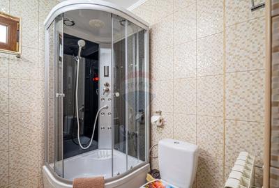 Casă cu 8 camere cu Teren 646 Mp în Valea Alba - 16