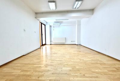 Birou, 150 mp în Calea Călărașilor