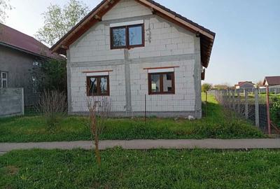 Casă cu 4 camere în Iosif - 3