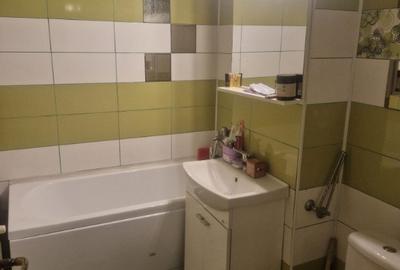Apartament cu 3 camere semidecomandat în Broșteni - 8