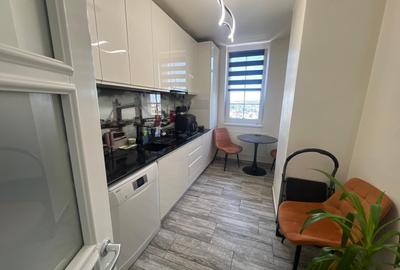 Apartament deosebit cu 2 camere, decomandat, utilat si mobilat + loc de parcare - 3