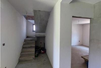 PRET REDUS!!! Casa parter cu pod mansardabil in Livada - 4