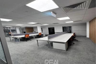 Spațiu comercial, în P-ța Victoriei - 1